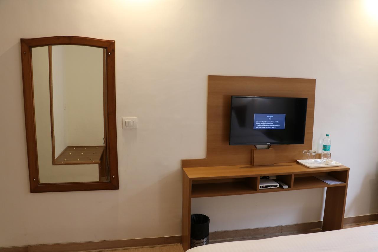 The Three Oaks Boutique Hotel 무소리에 외부 사진
