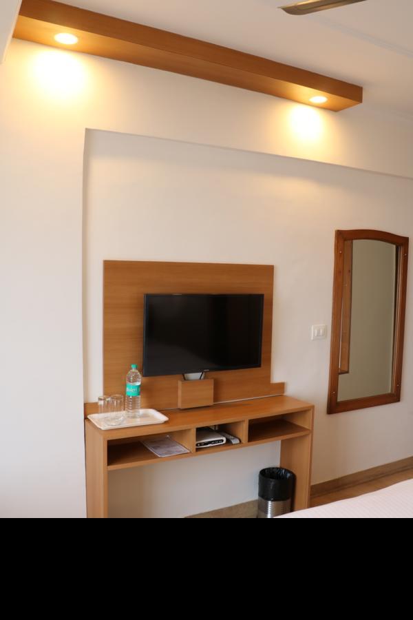 The Three Oaks Boutique Hotel 무소리에 외부 사진