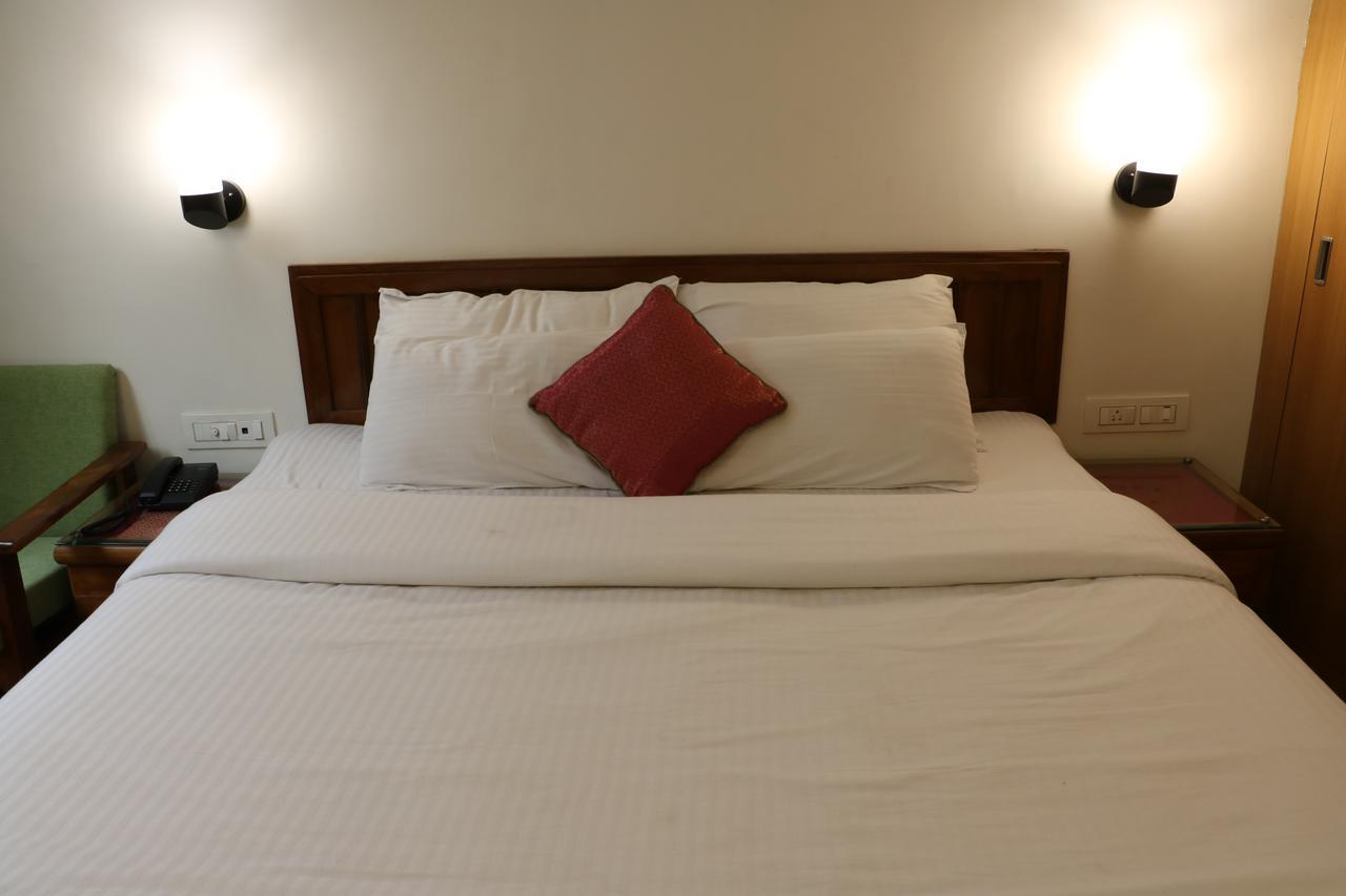 The Three Oaks Boutique Hotel 무소리에 외부 사진